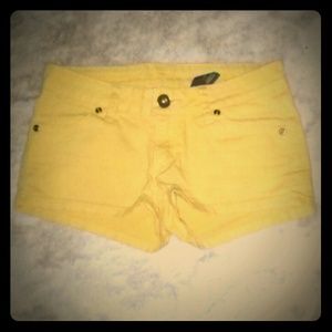 🌉City Streets Yellow Shorts