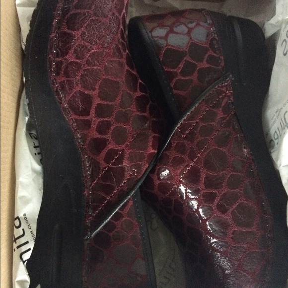 Attn: ALL RN's Bourdeaux Sanita Clogs size 39