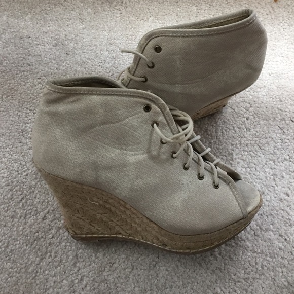 Bucco Wedge Sandals