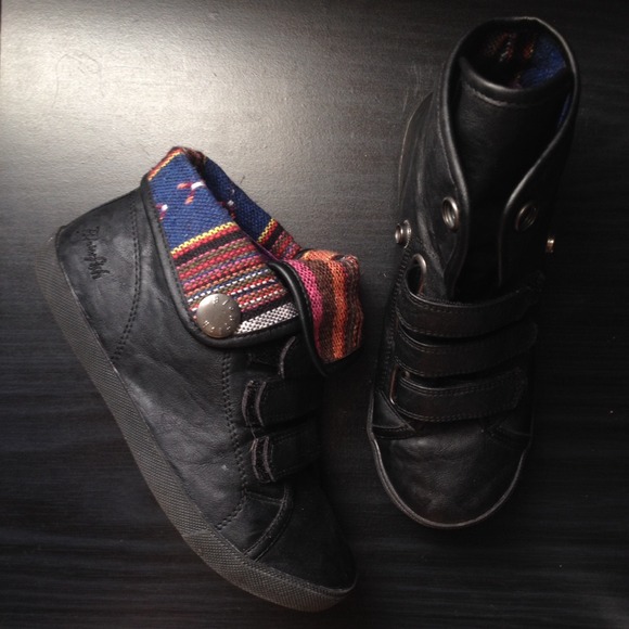 Tribal Inspired Fold-Over Casual Sneakers