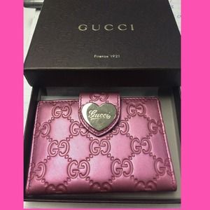 🚩SOLD🚩AUTHENTIC GUCCI heart Guccissima ID WALLET