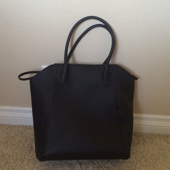H&M Handbags - HnM tote bag