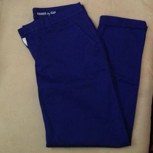 BNWOT GAP broken in straight khakis. Size 6