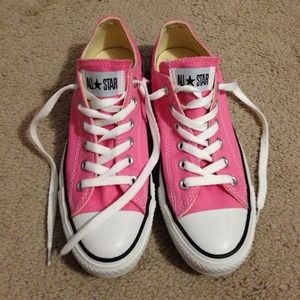 BRAND NEW Pink Converse