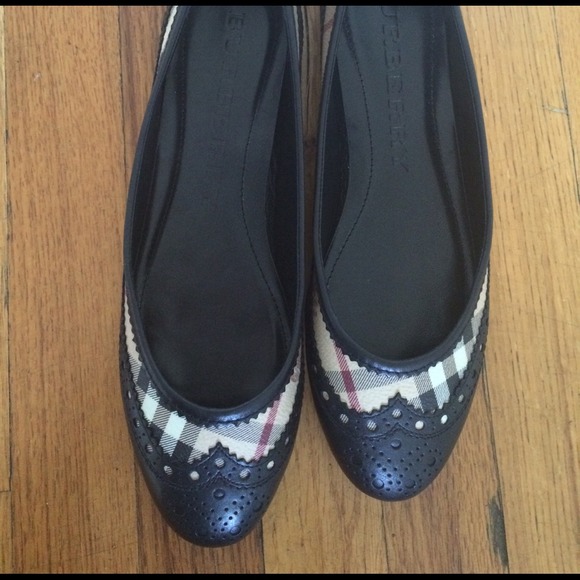 💜SOLD💜NIB 100% Authentic Burberry ballet flats40 - Picture 2 of 4