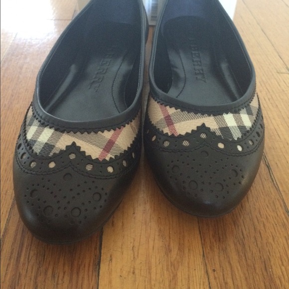 💜SOLD💜NIB 100% Authentic Burberry ballet flats40 - Picture 3 of 4
