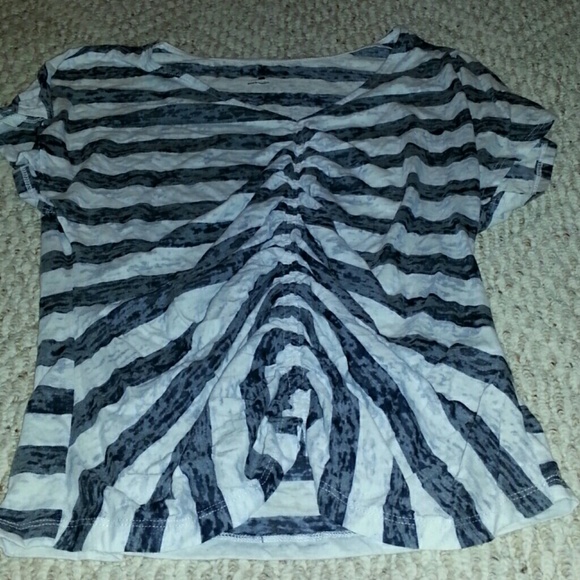 New York & Company scrunch stripe top