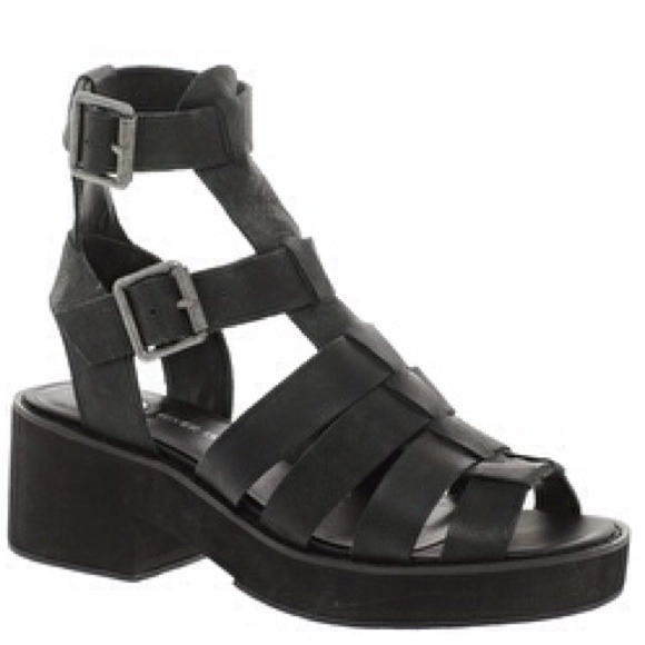 River island sandals