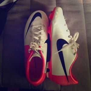 Soccer cleats