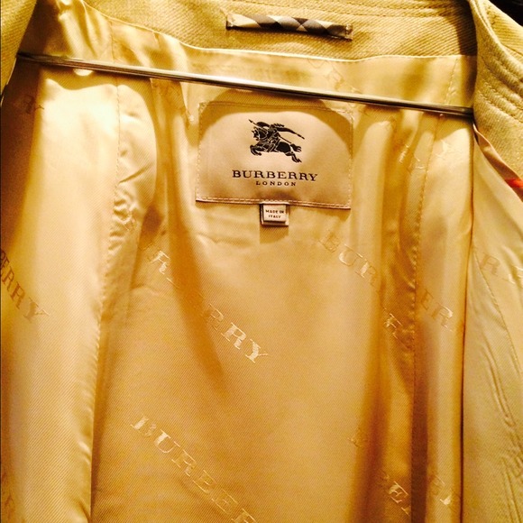 ***SOLD***NWOT BURBERRY BEIGE/GOLD COAT  $850.00 - Picture 4 of 4