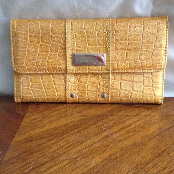 Kenneth Cole wallet