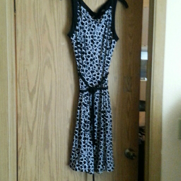 Dress - Picture 3 of 4