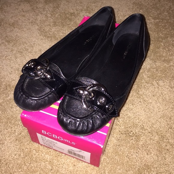 BCBG leather flats