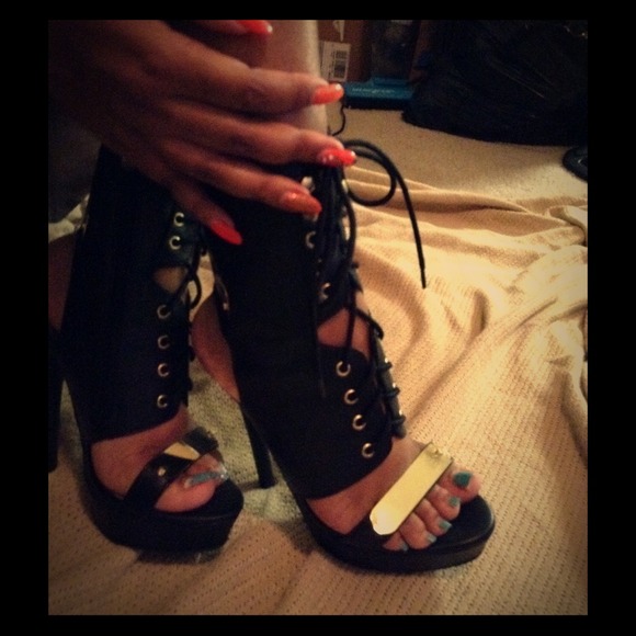Ladies Shoes