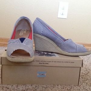 TOMS navy stripe tacones