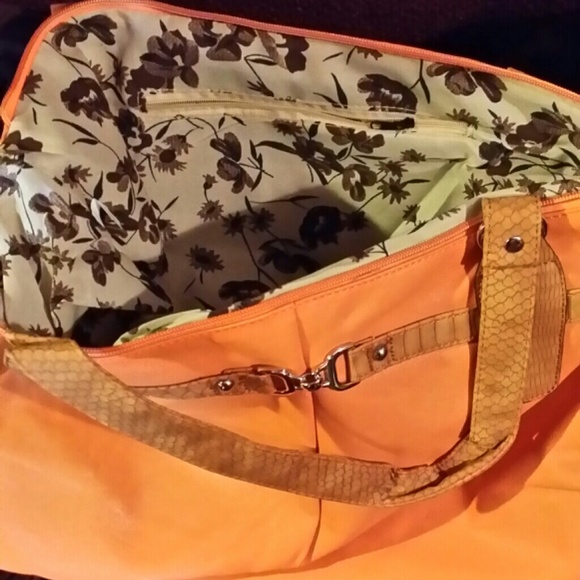 Handbag - Picture 3 of 4