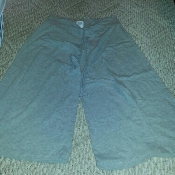 Gray gauchos