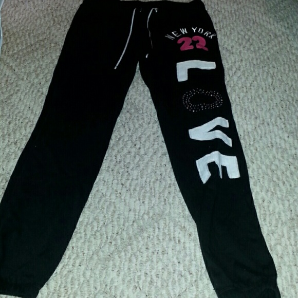 Black capris
