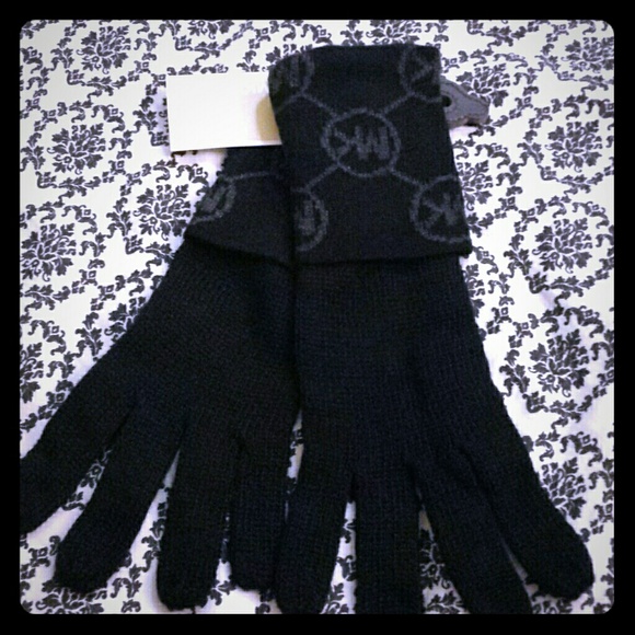 MICHAEL Michael Kors Accessories - Black Michael Kors Gloves (2)