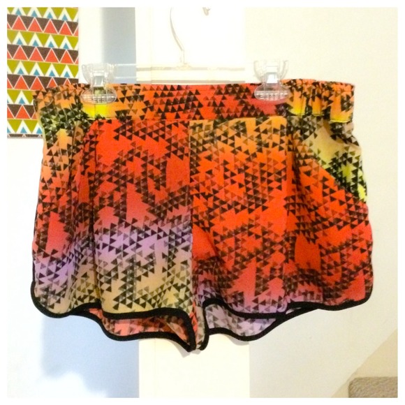 U/O Geo Pattern Running Shorts