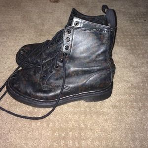 Doc Marten size 9 floral black