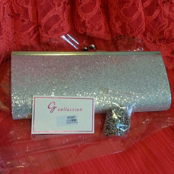 ☆Bundled☆Sparkly Silver Clutch Purse - Picture 2 of 3