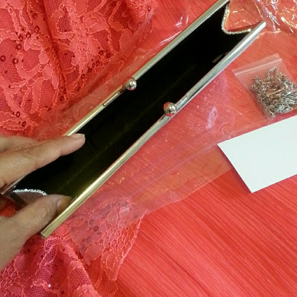 ☆Bundled☆Sparkly Silver Clutch Purse - Picture 3 of 3