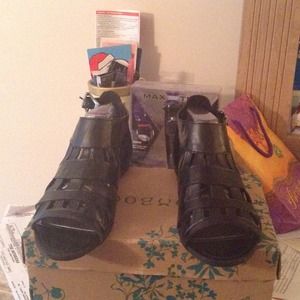 Brand new sandals size 9!