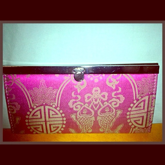 💥Price Drop💥 World Market Satin Wallet