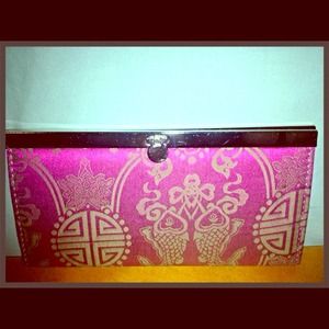 💥Price Drop💥 World Market Satin Wallet