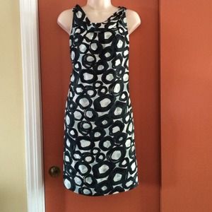 NY&Co hunter green dress w circle pattern side zip
