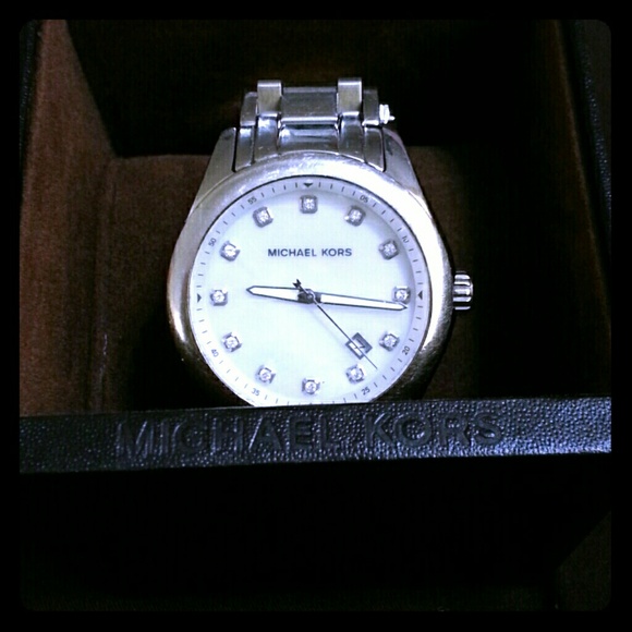 Beautiful authentic Michael kors silver watch