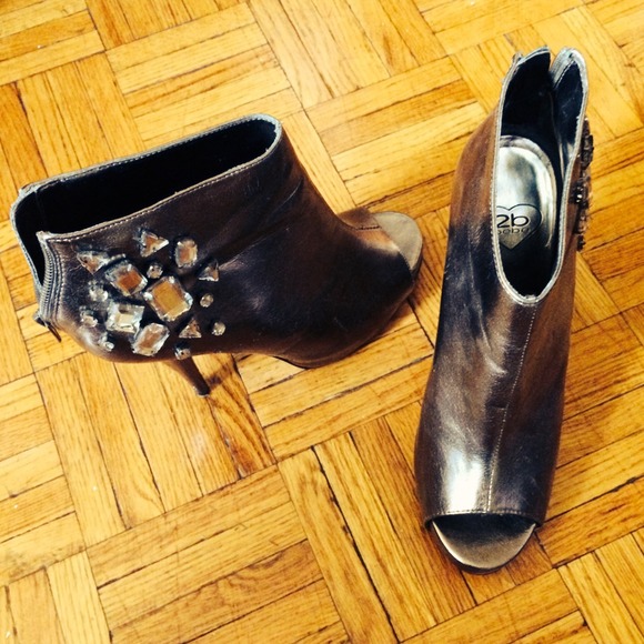 Bebe booties metallic grey