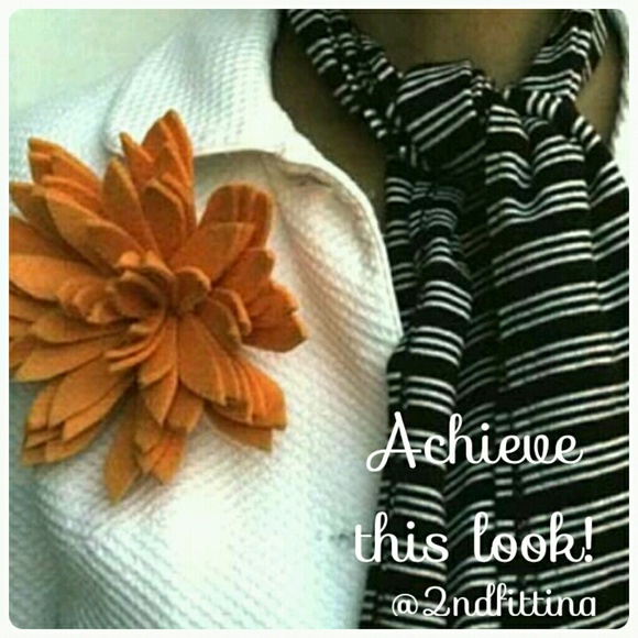Brooch! Multi color floral...