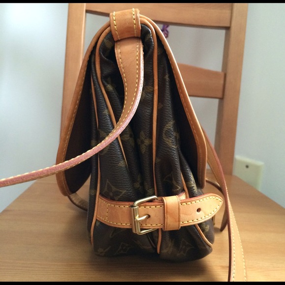 Louis Vuitton Saumur MM crossbody - Picture 4 of 4