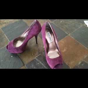 Steve Madden peep toe pumps