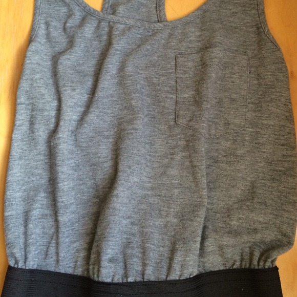 Grey romper. - Picture 2 of 3