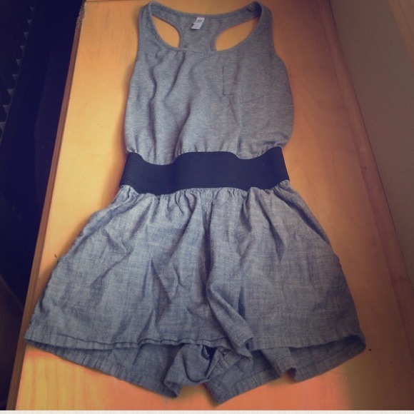 Grey romper. - Picture 3 of 3