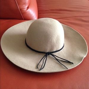 Fall floppy hat 🍂🍁