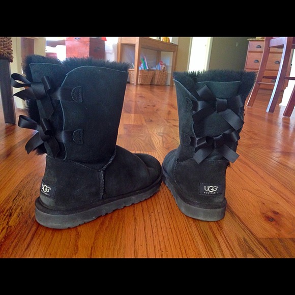 Black Bailey Bow Uggs
