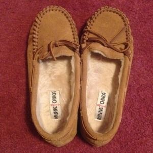 Minnetonka Moccasins! Sz. 7