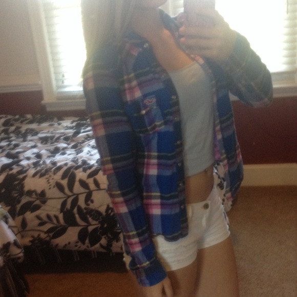 Hollister button ups bundle😍