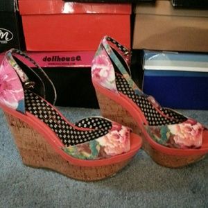 Floral wedge heels NWOT