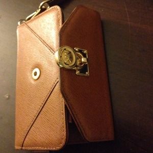 iPhone Michael Kors wallet