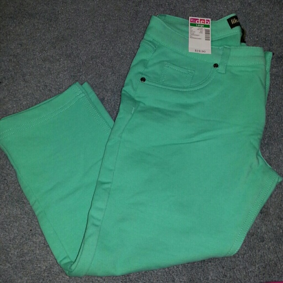 Mint and black colored Capri jeggings