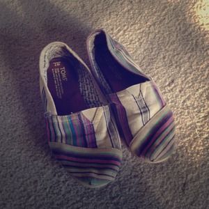Striped TOMS
