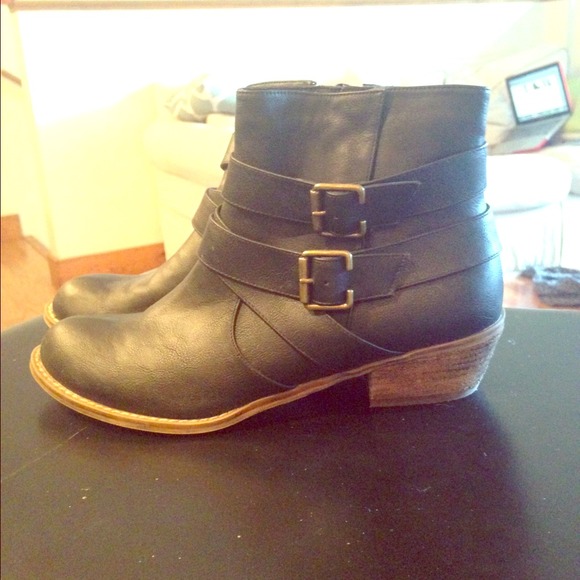 DSW Black Booties