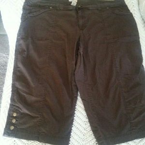 2 pairs of capri's brown and black