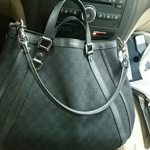 SOLD Gucci hobo black handbag
