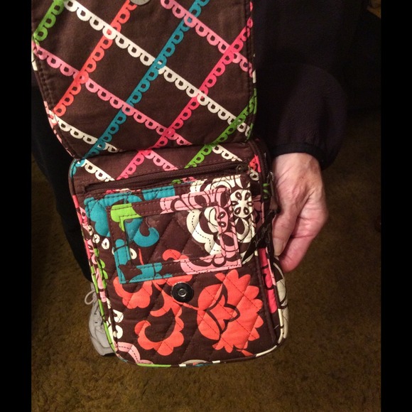 Cross body bag used only a couple times, cute♥️